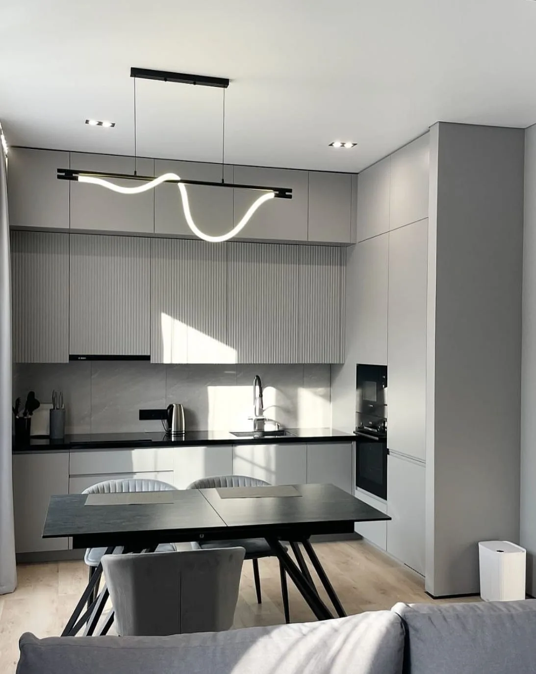 mdf დაფრეზილი ზედა კარადები შეღებილი საფარით